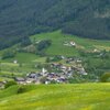 Ums liegt direkt unter dem Schlernwald. Foto: AT, &copy; Peer