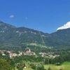 Darunter liegt die Ortschaft Seis am Schlern, die zur Gemeinde Kastelruth geh&ouml;rt. Foto: AT, &copy; Peer