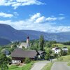 Teil der Gemeinde Kastelruth sind auch eine Reihe weiterer D&ouml;rfer und Weiler, darunter auch St. Oswald. Foto: AT, &copy; Peer