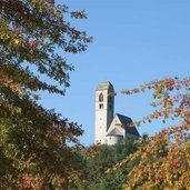 Voels am Schlern Peterbuehl Herbst