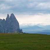 seiser alm schlern bewoelktes wetter