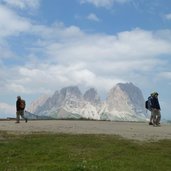 langkofelgruppe sassolungo escursionisti