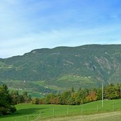 kastelruth tisens blick auf ritten mit st verena