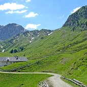 seiser alm mahlknechthuette rifugio molignon dahinter molignon