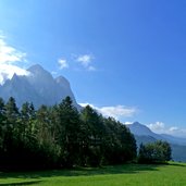 kastelruth rundweg laranz blick auf schlern