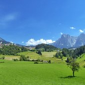 kastelruth dorf von tisens aus