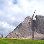 seiser alm radfahrer bei tierser alpl