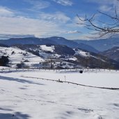 winter am loeschweiher oberhalb von ums