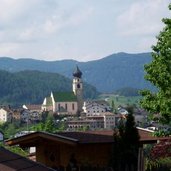 RS voels dorfansicht mit Pfarrkirche Maria Himmelfahrt