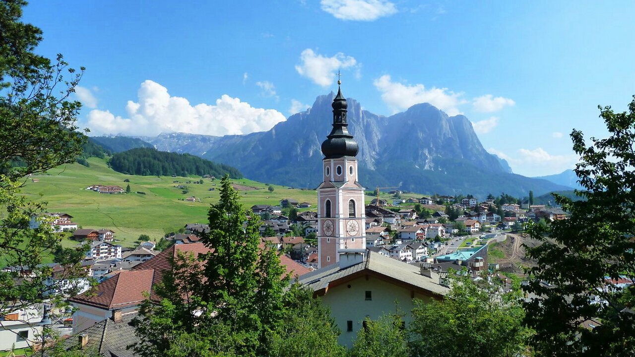 L’Alpe di Siusi e lo Sciliar: Castelrotto, i sentieri delle chiese e dei masi.