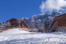 hofer alpl huette voels am schlern winter