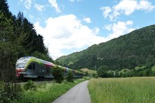 RS radweg westlich von kiens pustertal bahnlinie zug