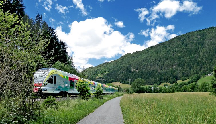 Anreise mit Bahn und Bus Seiser Alm Dolomiten, Südtirol